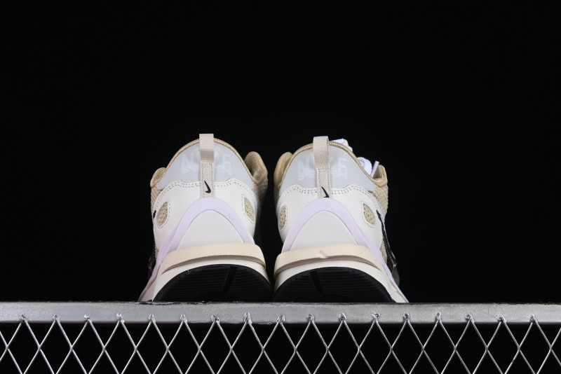 Nike Sacai VaporWaffle 3.0 Fashion-Forward Running Shoes - CV1363-108
