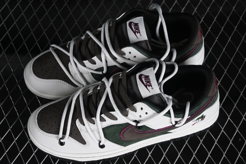 Nike SB Dunk Low Custom Collaboration Otomo Katsuhiro x Nike SB Dunk Low "Steamboy OST" - CT0856-102
