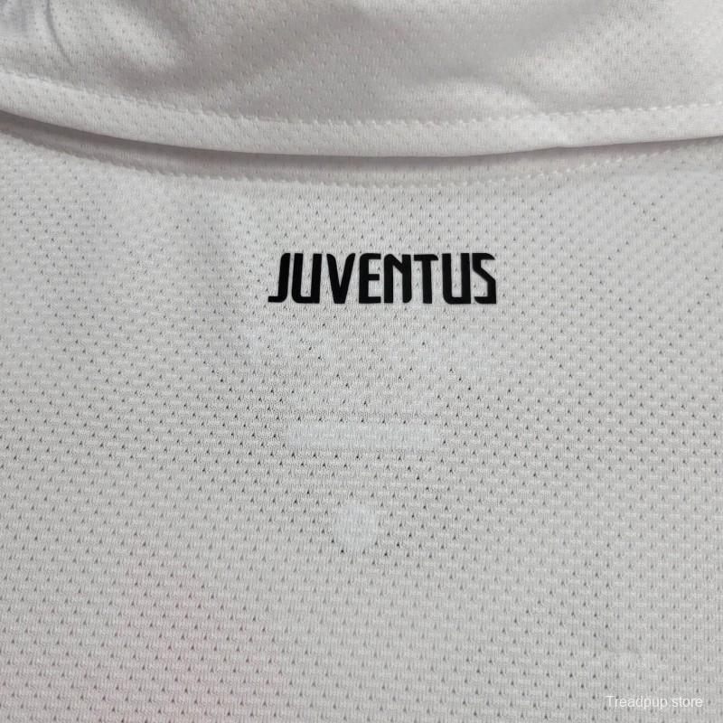10/11 Retro Juventus Away Jersey