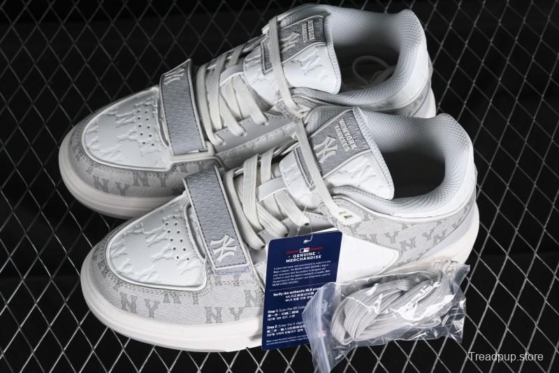 MLB Chunky Liner New York Yankees Sneakers with Lightweight Thick Sole and Hook Loop Closure - 3ASXCMM4N50GRS