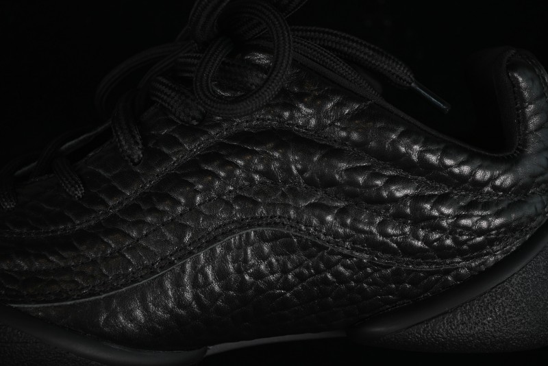 Alexander McQueen Flexion Retro Sneakers in Black with Diamond Grain Calfskin - 8.F6