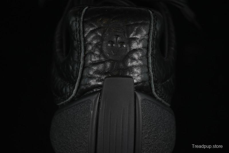 Alexander McQueen Flexion Retro Sneakers in Black with Diamond Grain Calfskin - 8.F6