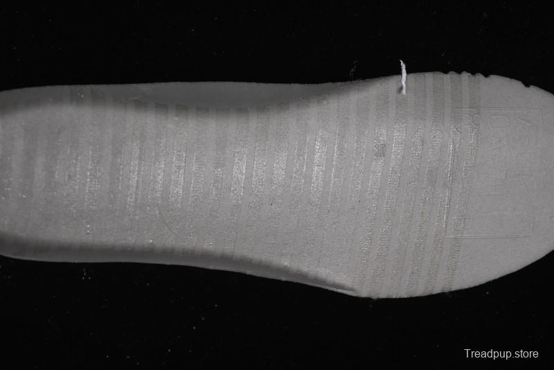 Supreme x Nike Air Force 1 '07 Low Casual Sneakers with Broken Swoosh and Anime-Inspired Spray Paint Design - CU9225-101