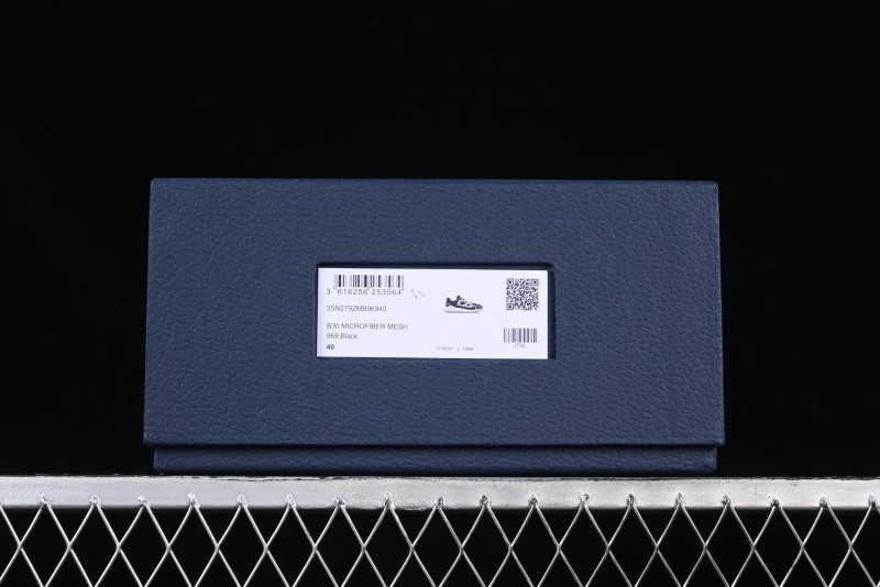 Dior B30 Sneakers with Reflective CD30 Logo and Lightweight Rubber Sole - CD30