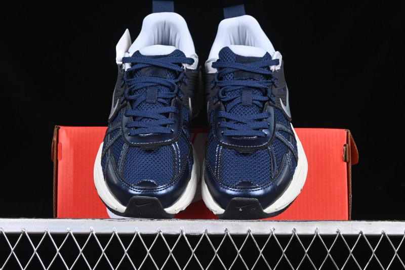 Nike Runtekk V2K Retro Low-Top Running Shoes with Cushlon Midsole and Anti-Slip Design - HJ4497-400