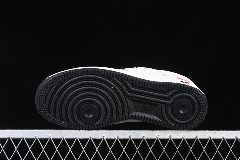 Nike Air Force 1 '07 Low Supreme Collaboration Casual Sneakers with Full-Length Air Cushion - BB7518-012