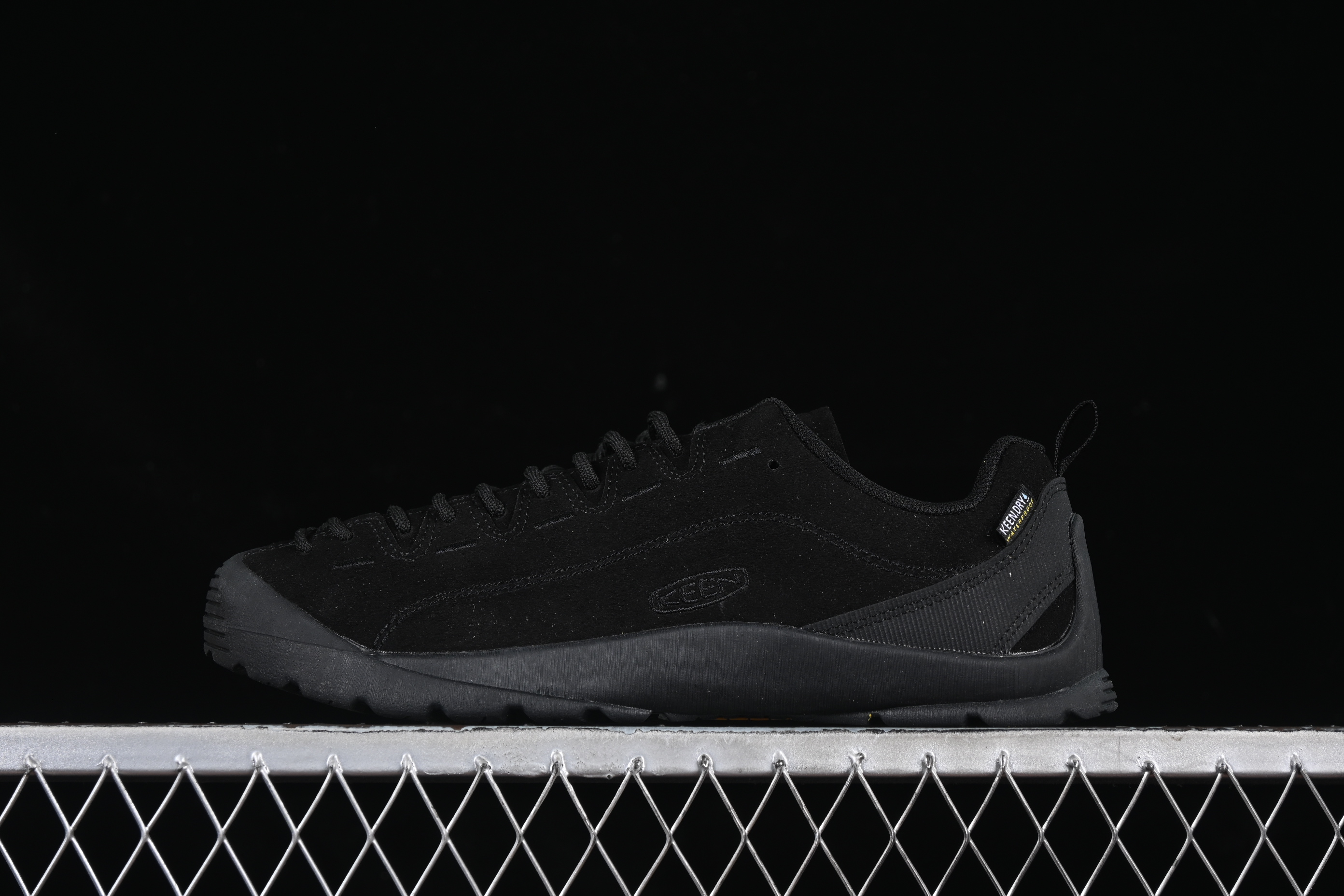 KEEN Men's Jasper II Waterproof Sneaker - All-Black Minimalist Design