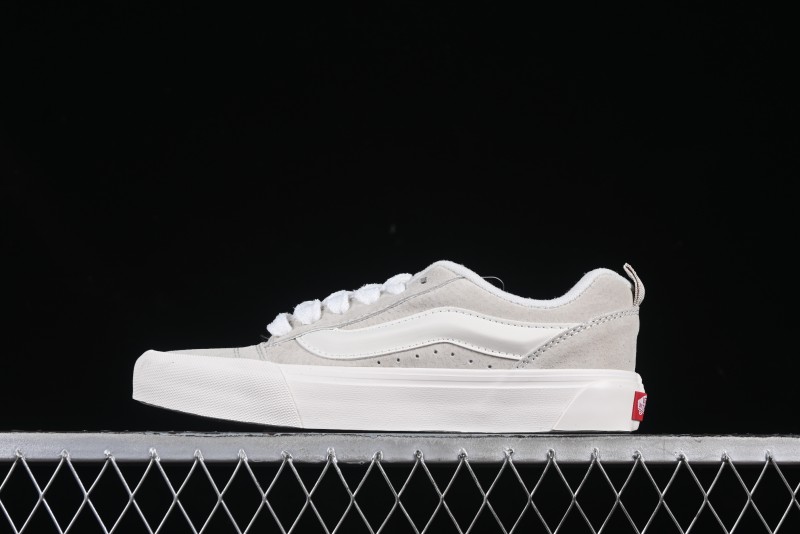 Vans Knu Skool Low-Top Retro Chunky Sneakers - VN000D750CK