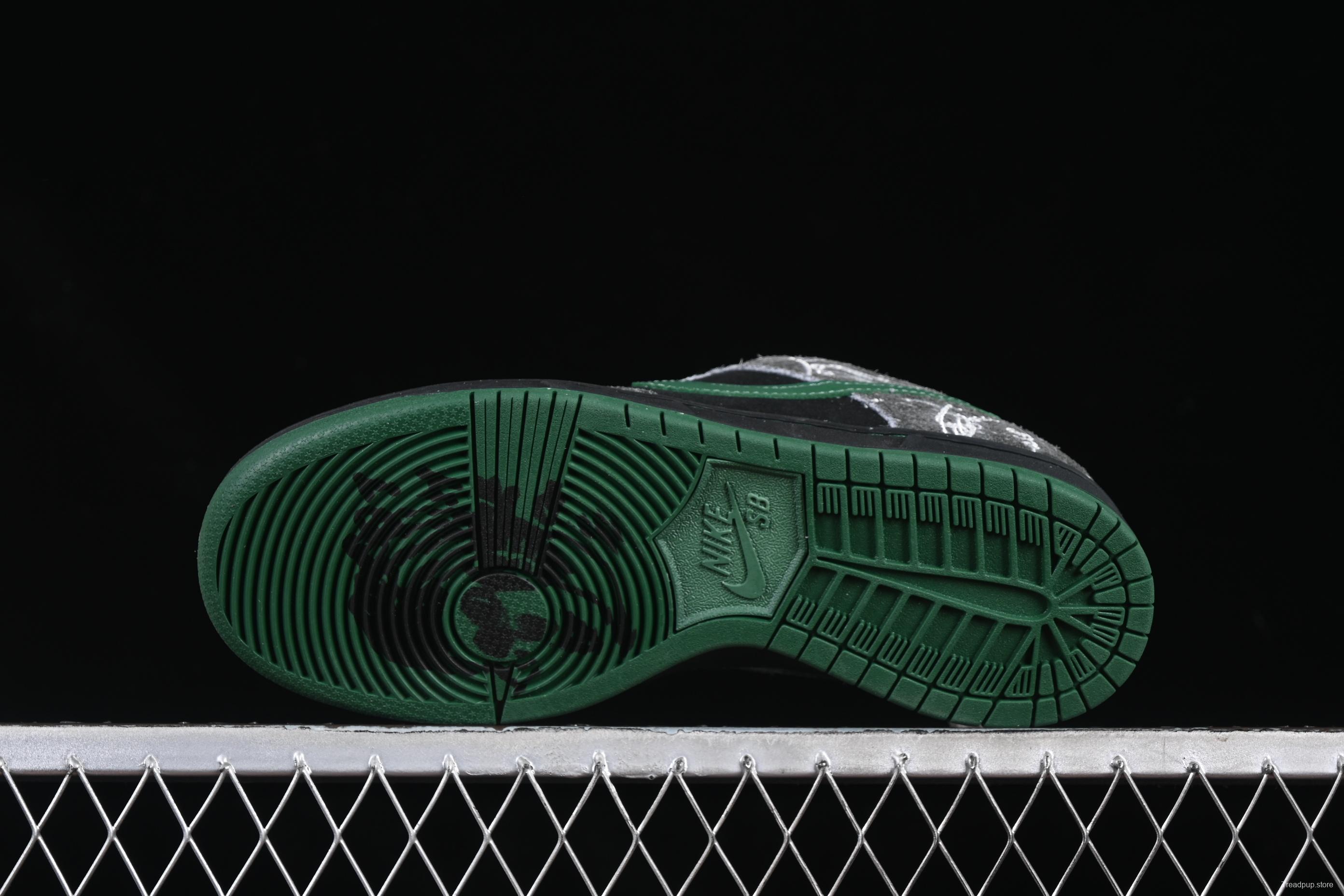 Nike There Skateboards x Nike SB Dunk Low Graffiti Art Style Collaboration SB Low-Top Casual Skate Shoes - HF7743-001