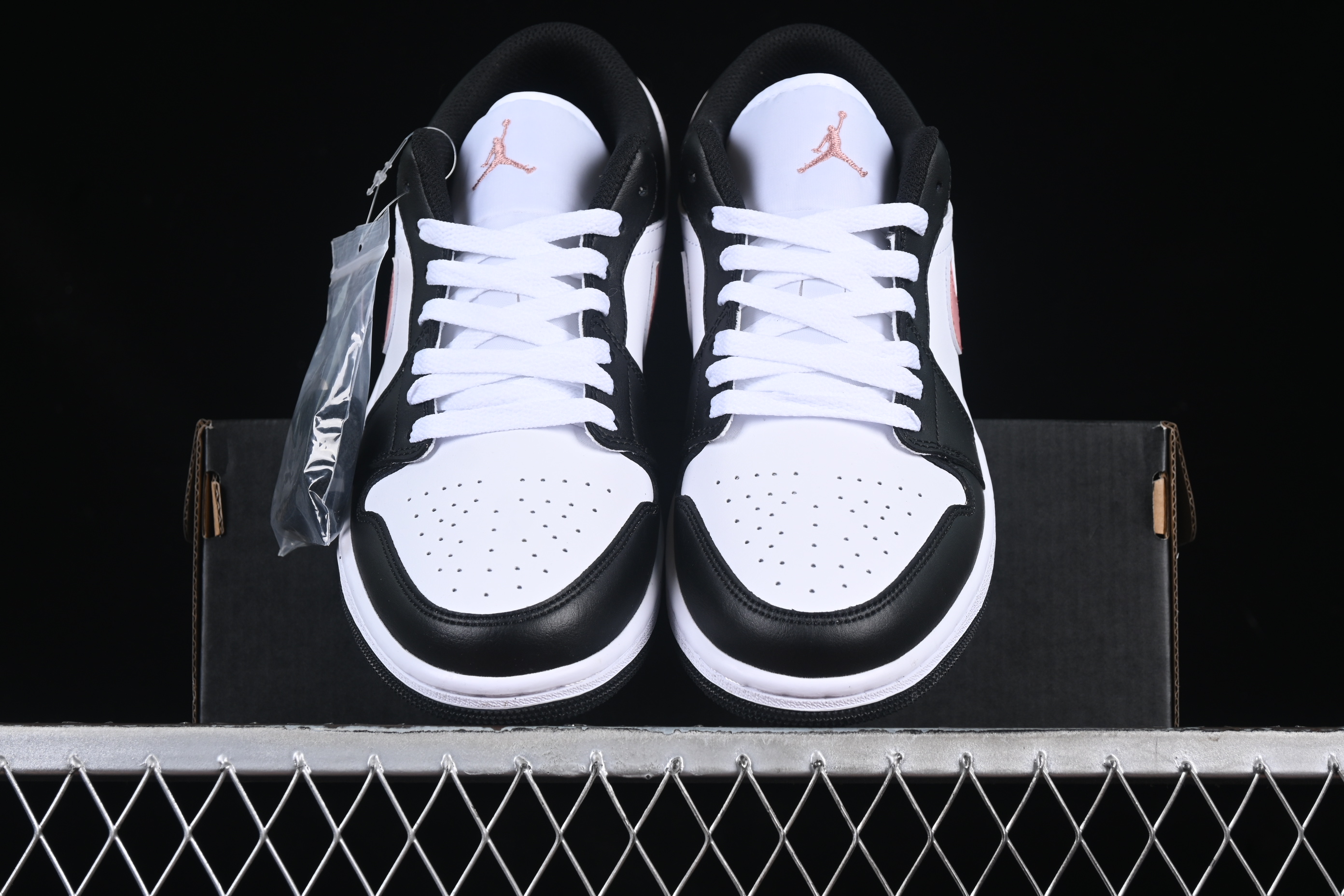 Nike Air Jordan 1 Low AJ1 Casual Sneakers in Black White Pink - 553558-165