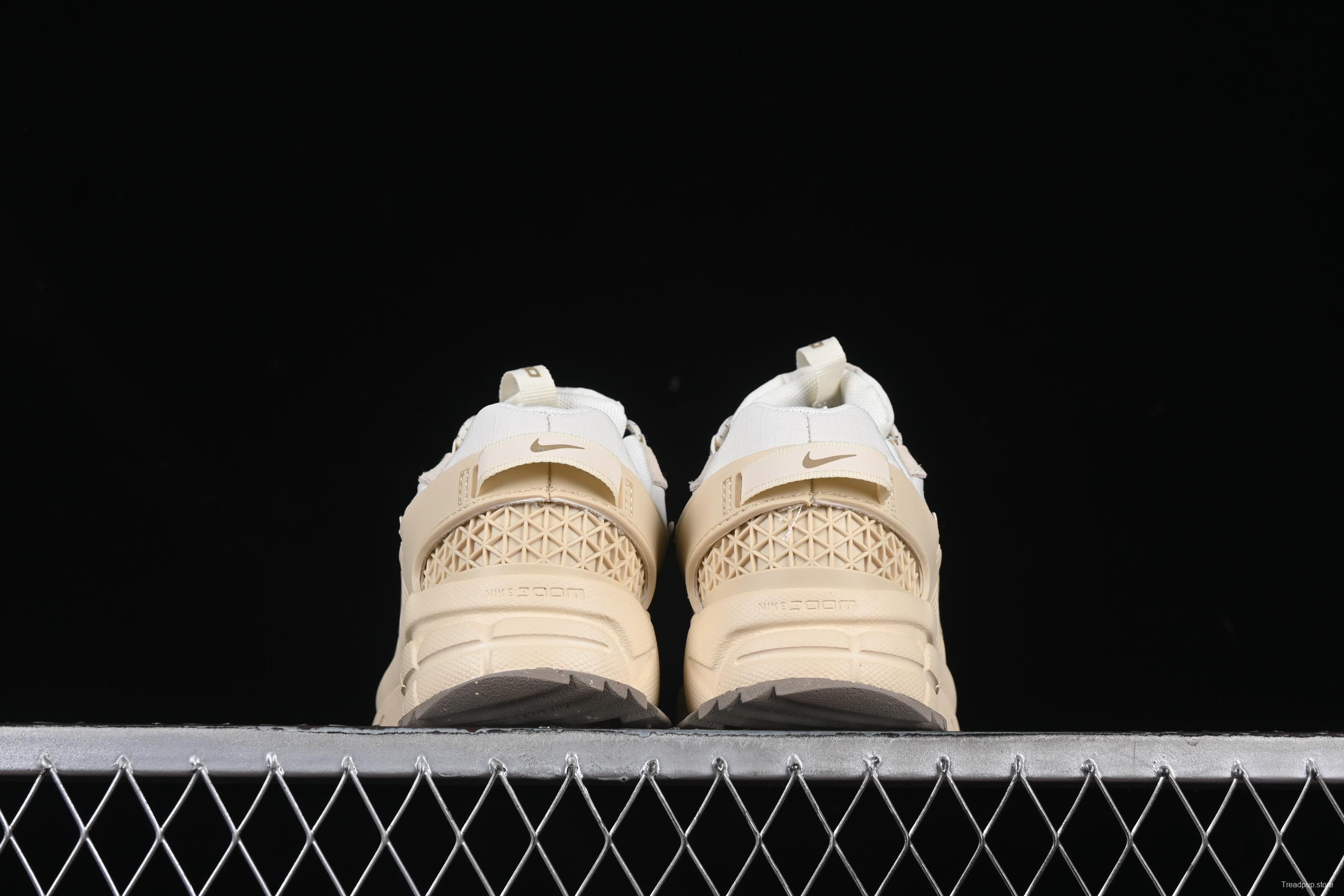 Nike Zoom Vomero 5 Retro Marathon Casual Running Shoes with Thick Sole and Height Increasing Design - FV2295-101