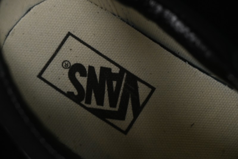 Vans Old Skool 36 Low-Top Retro Skate Shoes - VN000CRPGRN