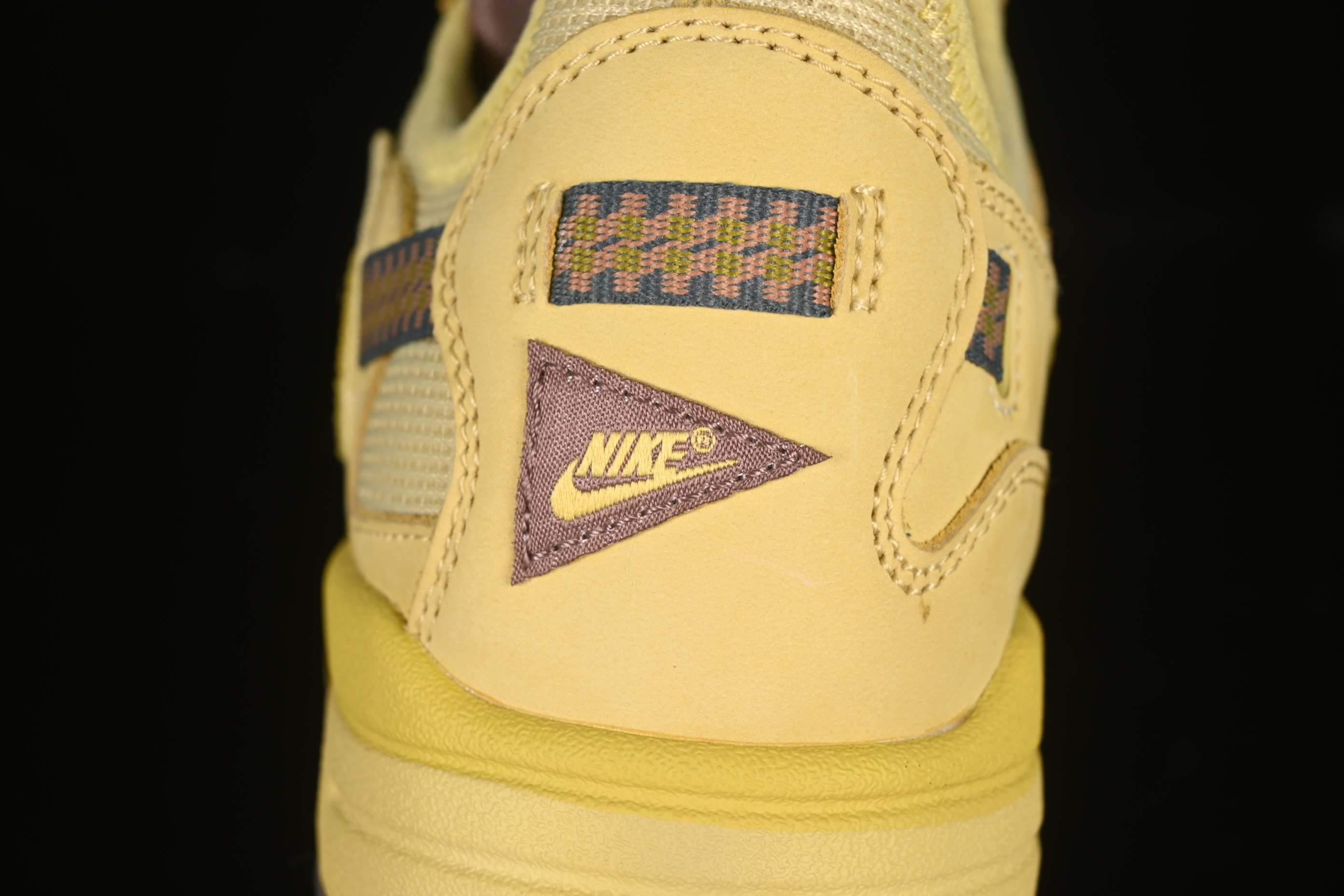 Nike Air Max 1 Travis Scott Collaboration Retro Running Shoes in Wheat Color with Reverse Swoosh - DO9392-700