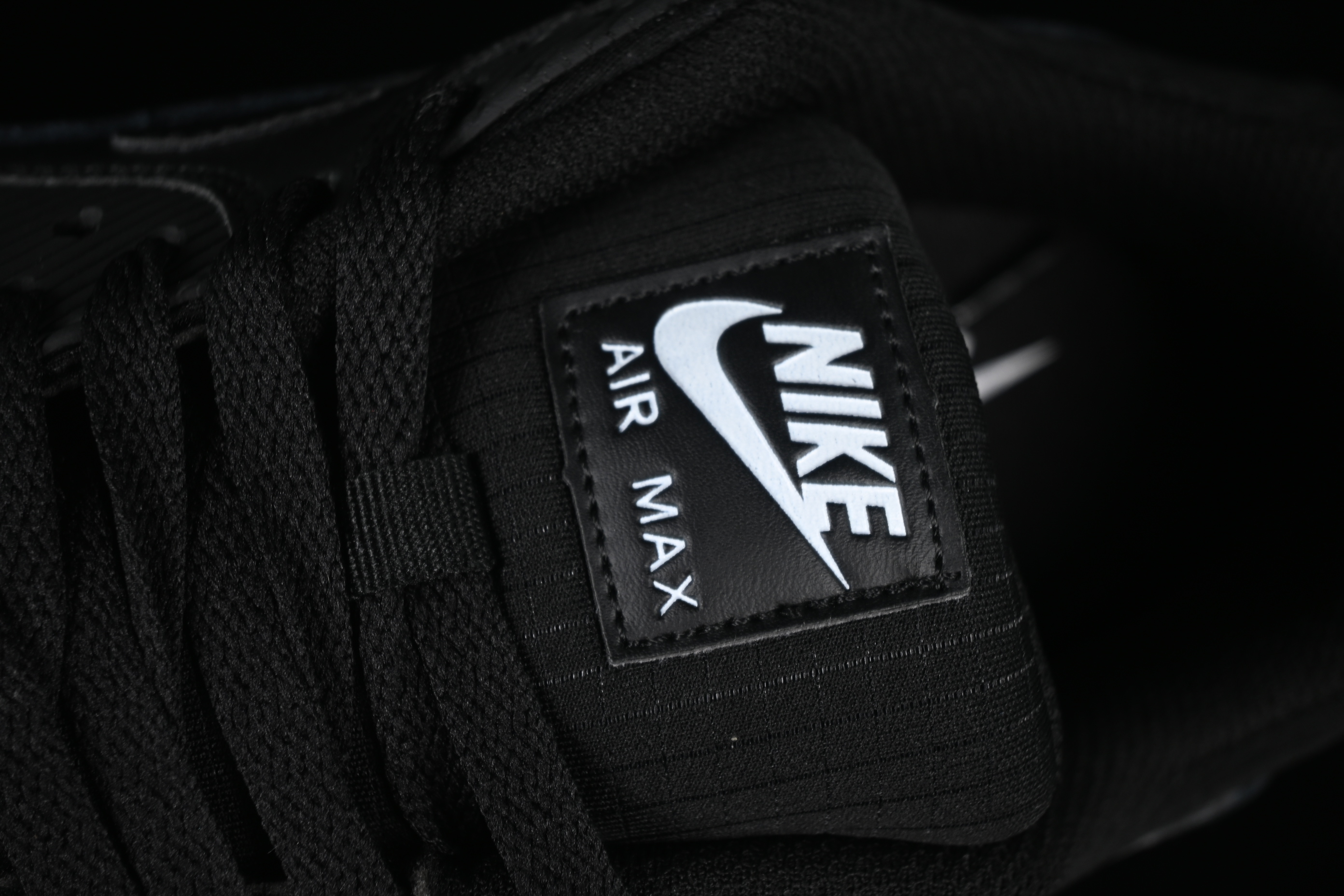 Nike Air Max 90 Retro Running Shoes with Air Cushion Technology - AJ1285-019