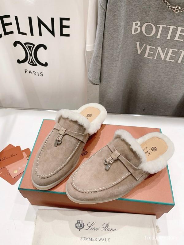 2024 Slippers LP Beige Suede Shearling