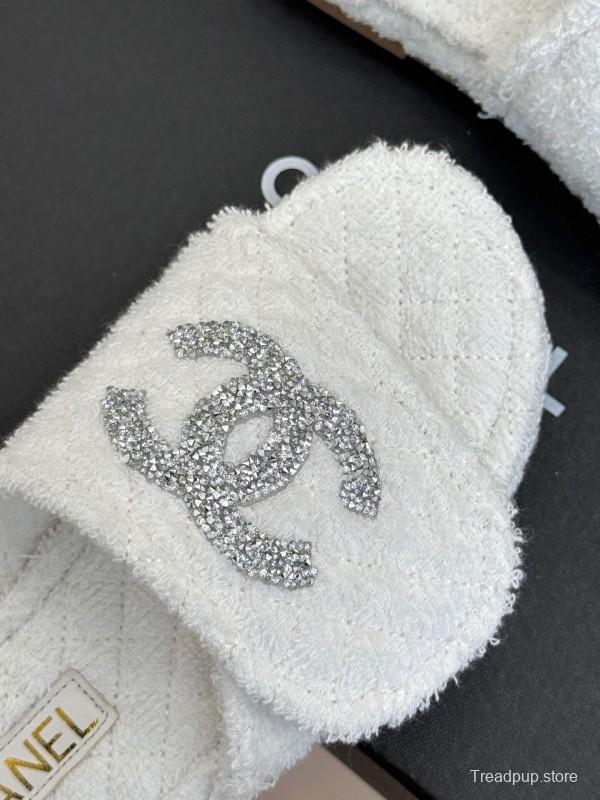 2025 Slippers Chanel White Terry Cloth Crystal CC Logo KFY00220