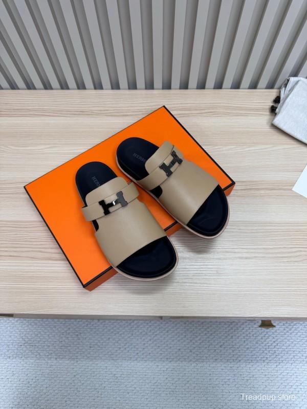 2025 Slippers Hermès Beige Black Leather Slippers