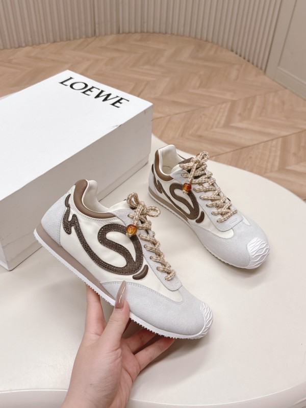 2025 Unisex Loewe Cream Suede Casual Sneaker With Embroidered Detailing KFY00300