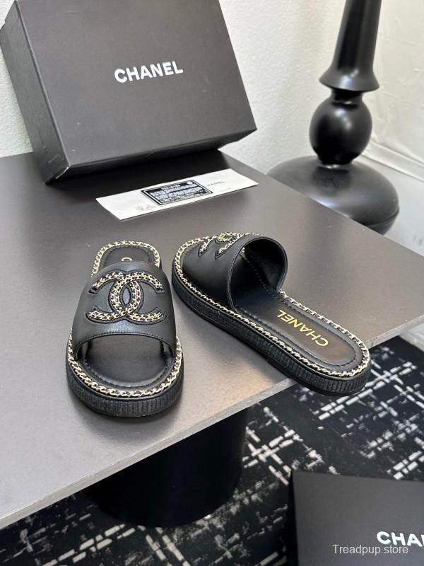 2025 Women Chanel Black Leather Slippers Chain Detail LY00320