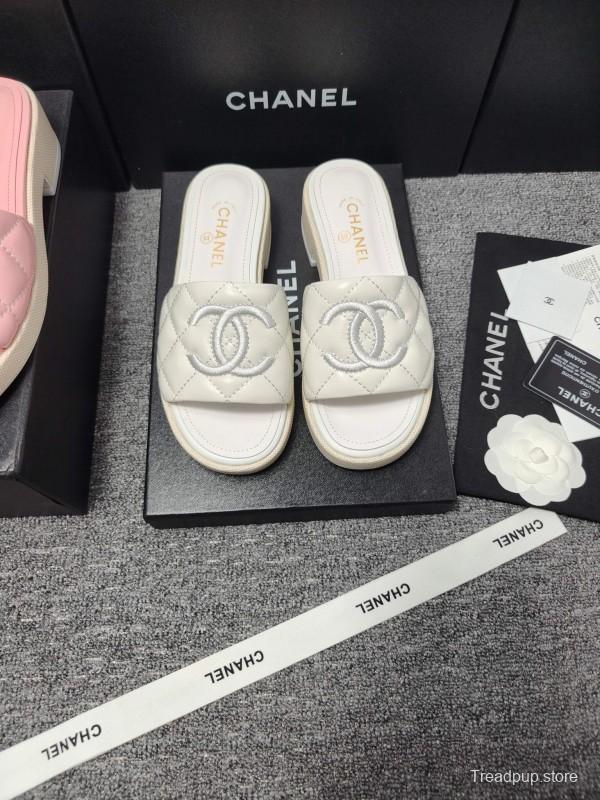 2025 Women Chanel White Leather Slippers