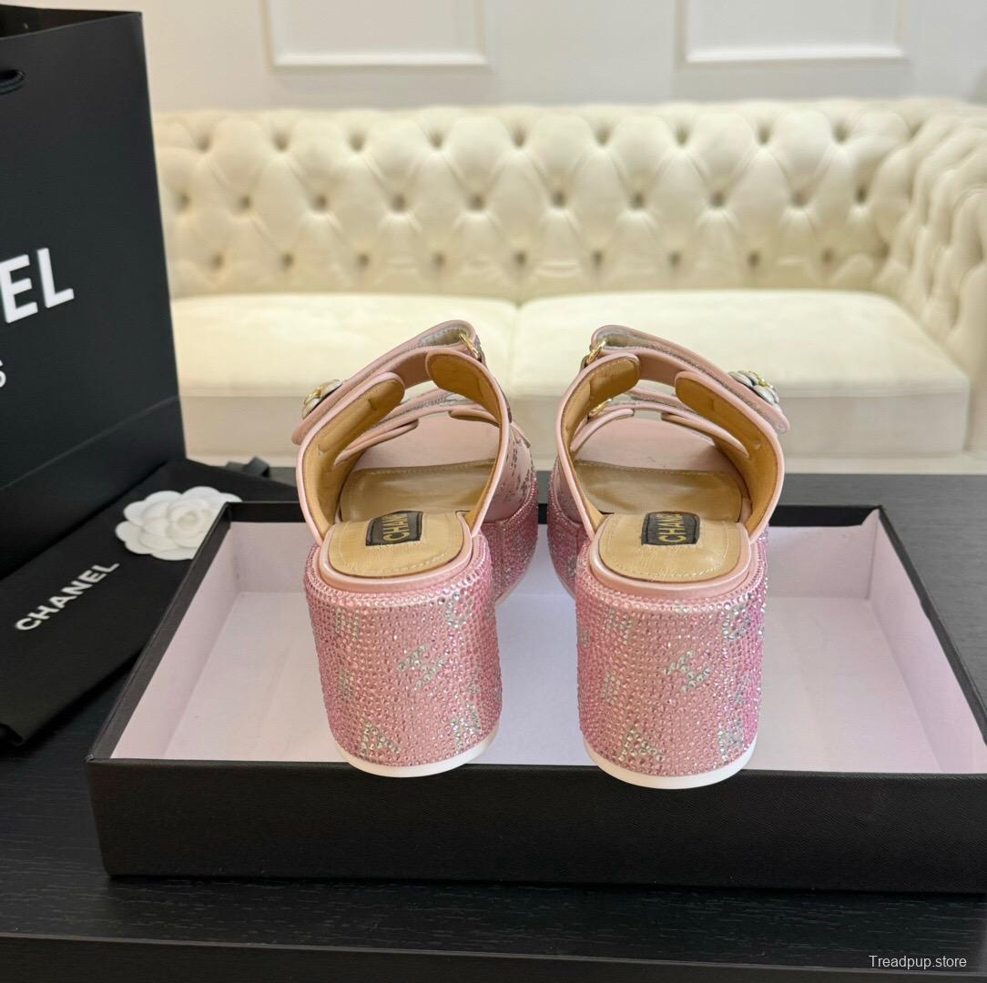 2025 Slippers Chanel Pink Leather Wedge Sandals LY00330