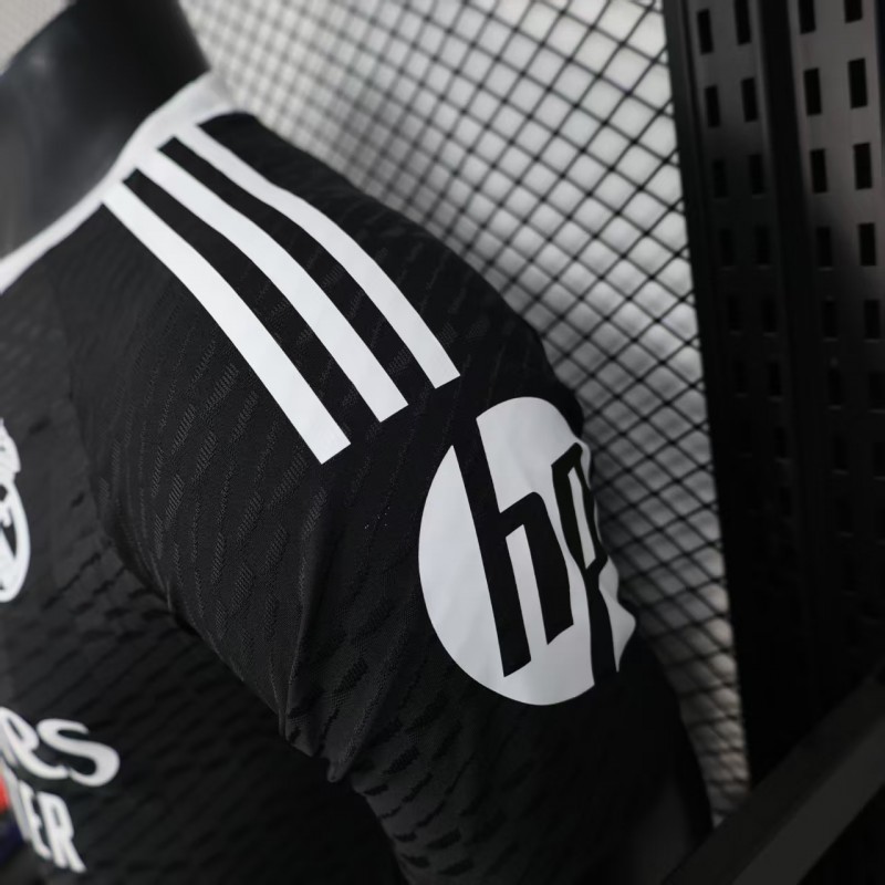 Player Version 25/26 Real Madrid Black Goalkeeper Jersey