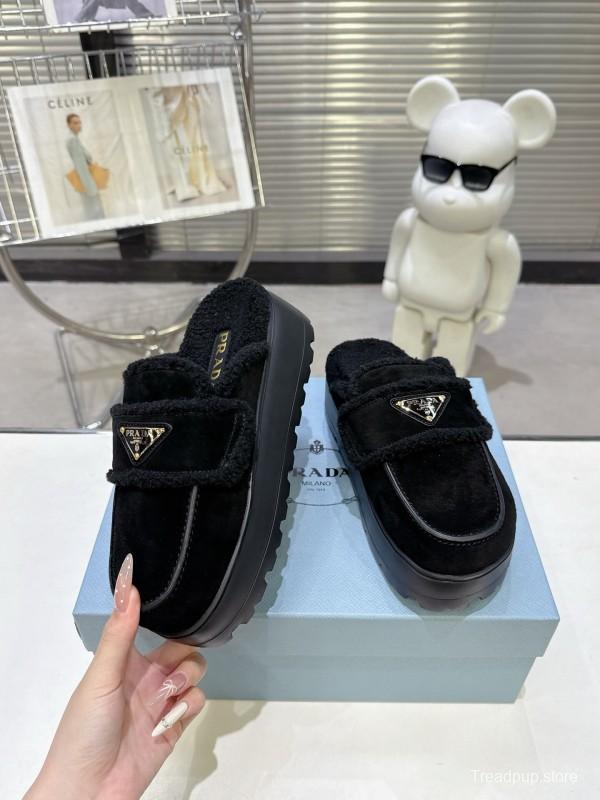 Prada Spring/Summer 2025 Runway Shearling Slippers - KFY00280
